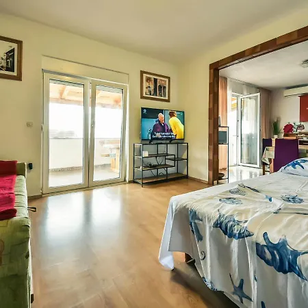 Zoric By Interhome *